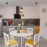 Apartment New Cozy Nico 2+1 Pula