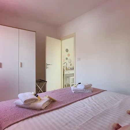 Apartment New Cozy Nico 2+1 Pula